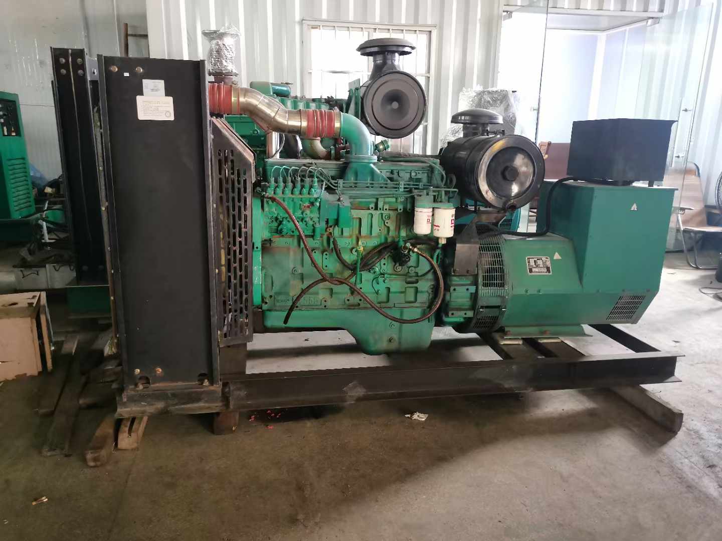 太湖发电机租赁如何确定电缆的承载电流是否在安全范围内？