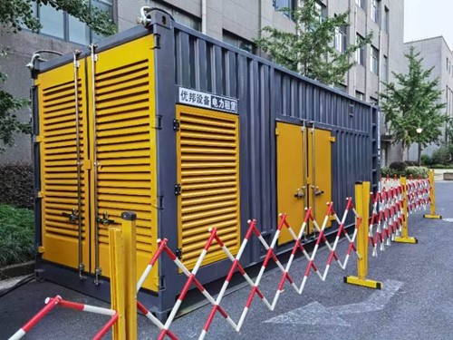 太湖如何使用转速表检查发动机的转速？