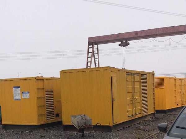 太湖100kw柴油发电机组每小时油耗？